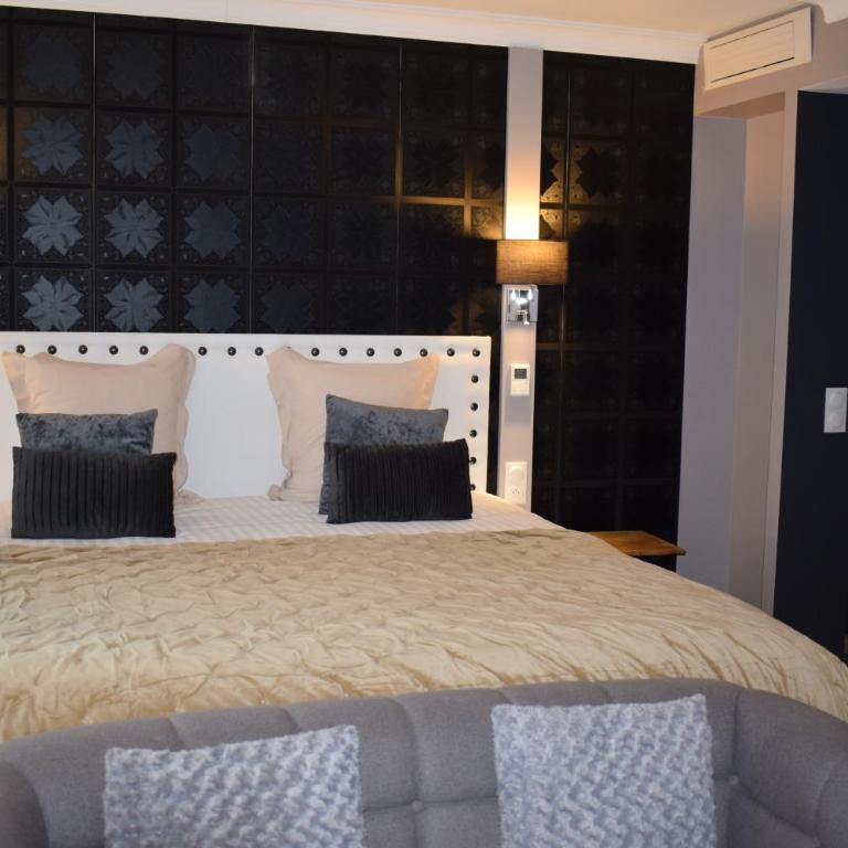 Le Trophée Boutique Hôtel Spa- La Loggia Appart'hôtel - Chambre Signature Lounge Couture - 2