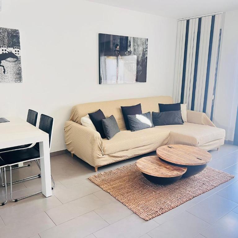 La zenia II - Apartamento con vistas y balcón - 2
