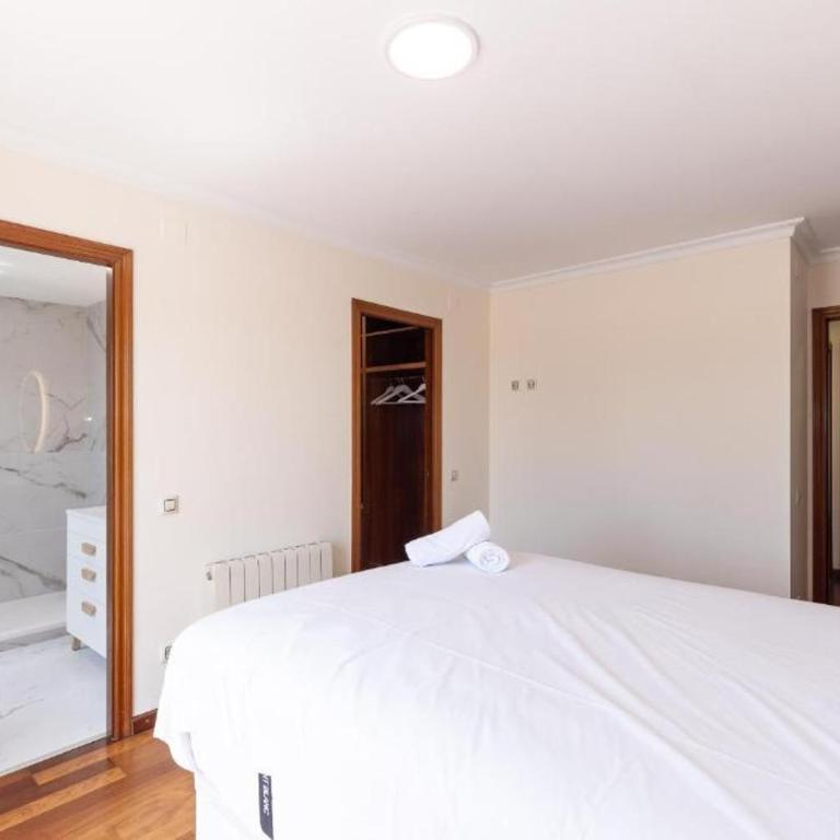 Golden Villa - Vacation Home - 15