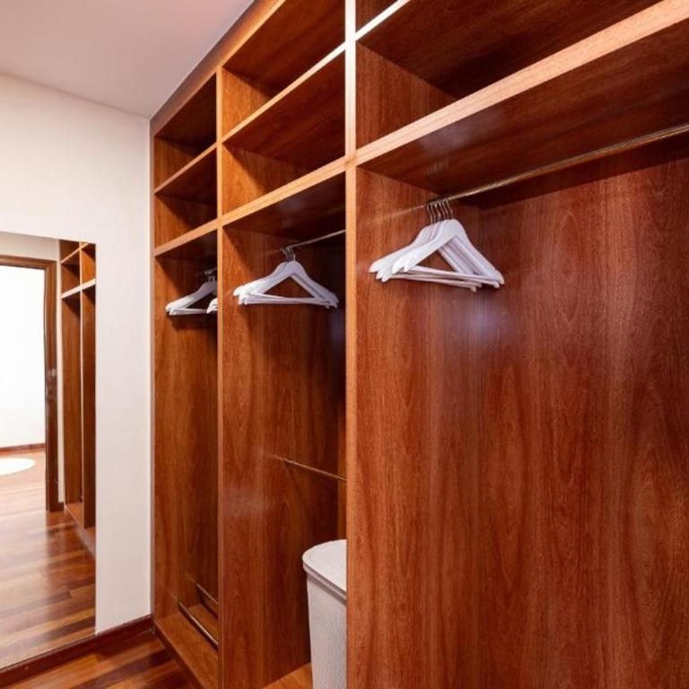 Golden Villa - Vacation Home - 39