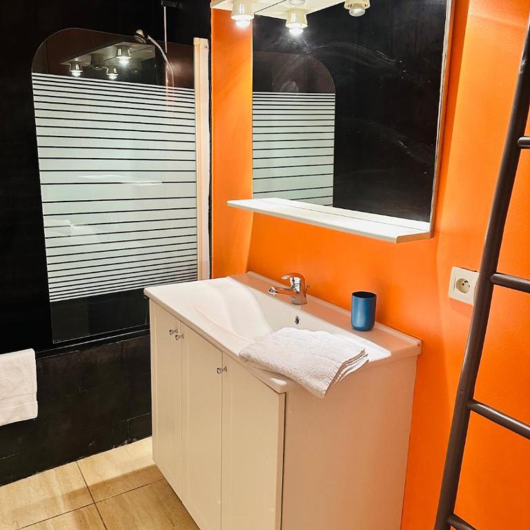 Cozy nest for 6 in downtown Perpignan - Appartamento con 3 Camere da Letto - 10