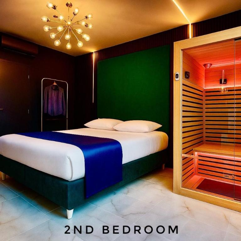 LIFE VOYAGE & SPA - Strasbourg's City Center Luxury Experience - Suite Deluxe - Private Sauna & 'Whirpool Bath' with Balcony - 3