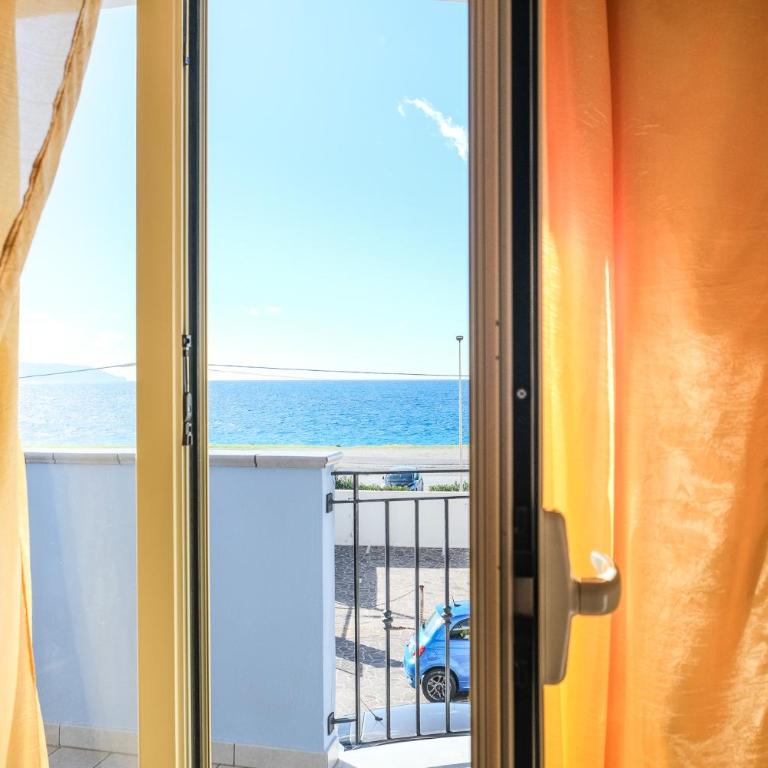 La Perla di Ponente - Appartamento con 2 Camere da Letto, Balcone e Vista mare - 4