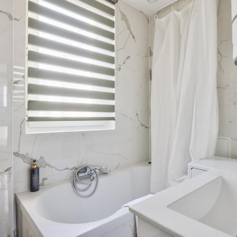 Studio cosy à 1min à pied du métro Porte des Lilas - Estudio con balcón - 11
