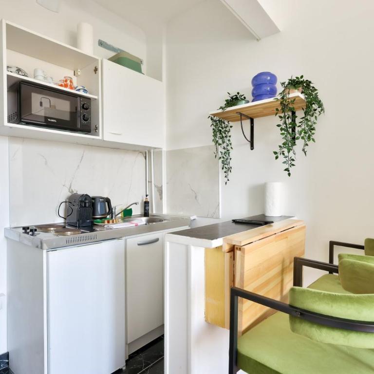 Studio cosy à 1min à pied du métro Porte des Lilas - Estudio con balcón - 13