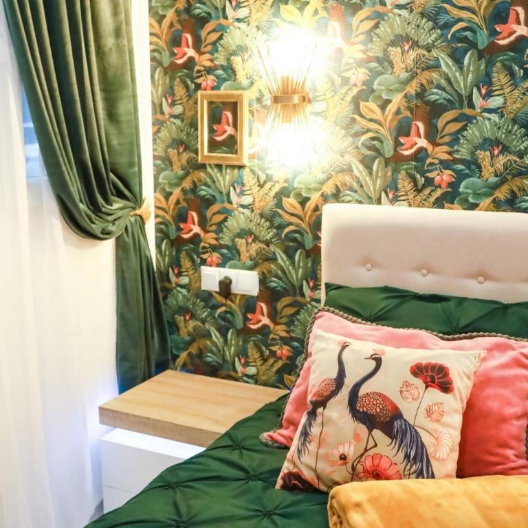 ART DECO BOUTIQUE Julia - Two-Bedroom Deluxe Apartment - 22
