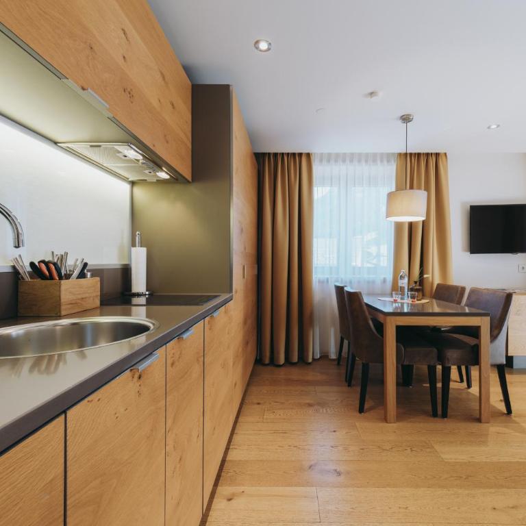 Apart-Hotel Laurus Lech - Apartment mit Blick auf die Berge - 5