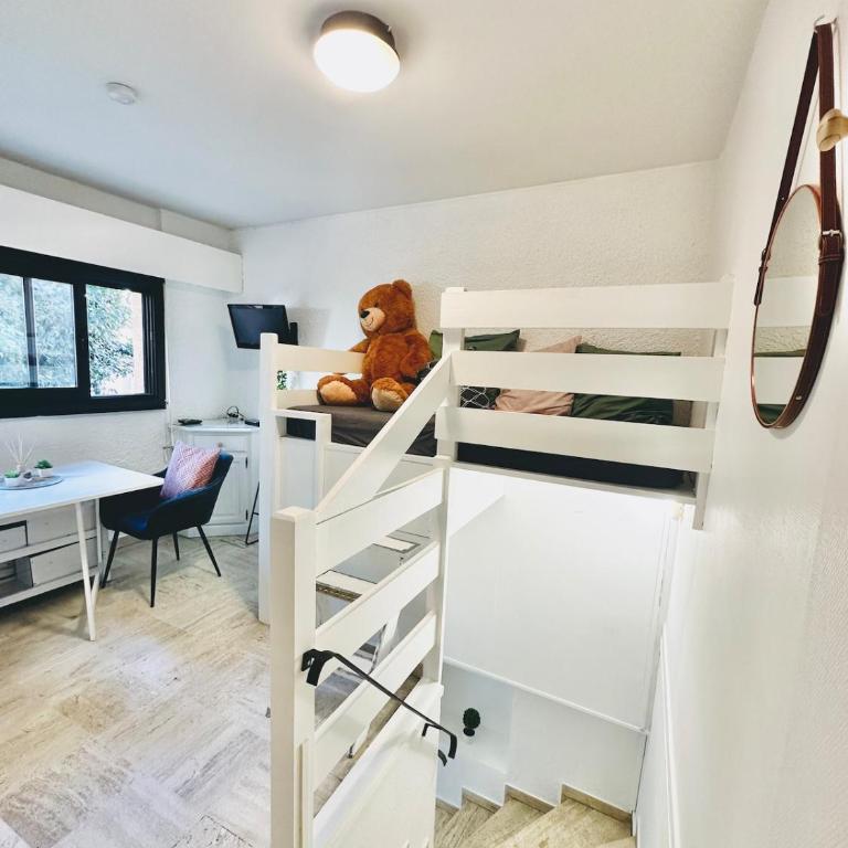 LE VERT accommodation for 3 guests near train station - Two-Bedroom Apartment - 4