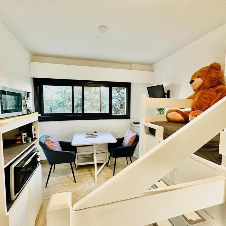LE VERT accommodation for 3 guests near train station - Two-Bedroom Apartment - 6