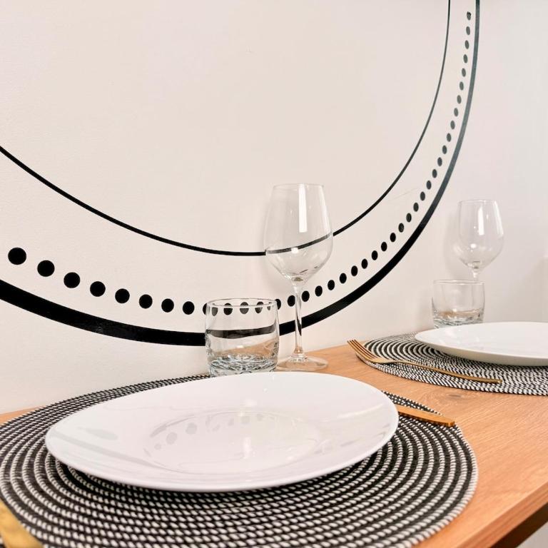 Les Suites Bisous Metz - Jacuzzi & Private Sauna - One-Bedroom Apartment - 14