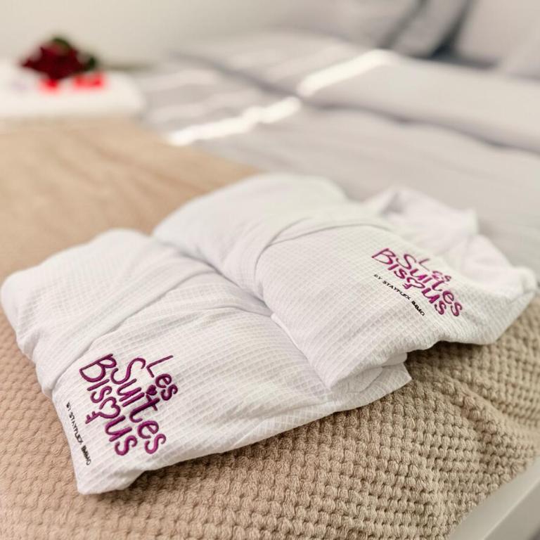 Les Suites Bisous Metz - Jacuzzi & Private Sauna - One-Bedroom Apartment - 11