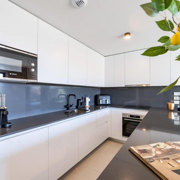 Luxury 2BD Flat - Pools - Parking - Spa - Gym - Apartamento de 2 dormitorios con balcón - 6