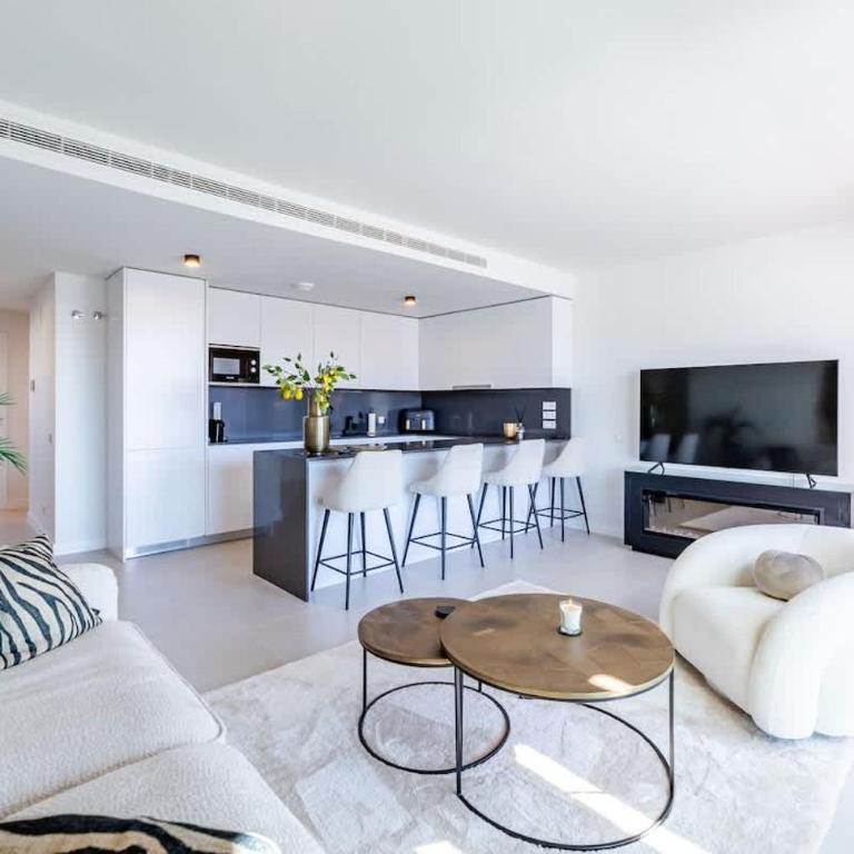 Luxury 2BD Flat - Pools - Parking - Spa - Gym - Apartamento de 2 dormitorios con balcón - 13