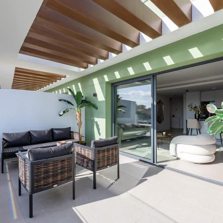 Luxury 2BD Flat - Pools - Parking - Spa - Gym - Apartamento de 2 dormitorios con balcón - 16