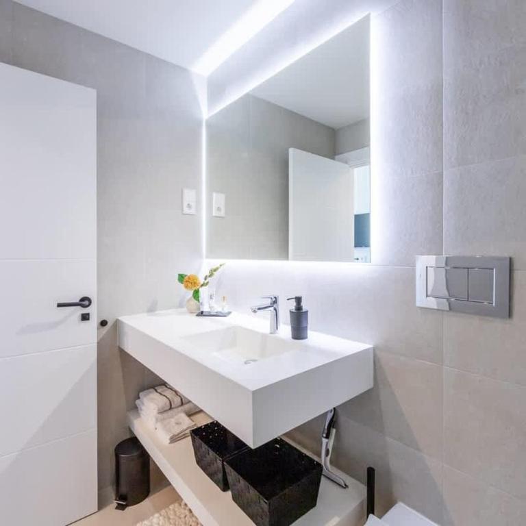 Luxury 2BD Flat - Pools - Parking - Spa - Gym - Apartamento de 2 dormitorios con balcón - 25