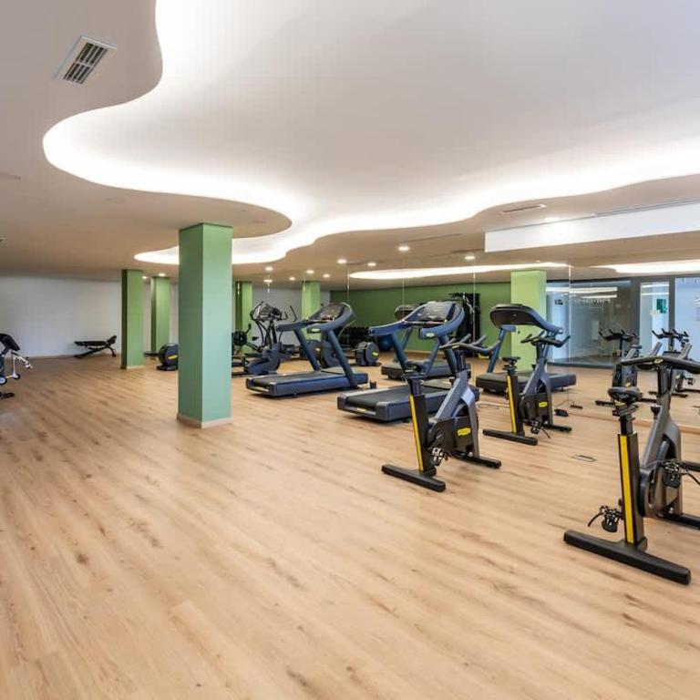 Luxury 2BD Flat - Pools - Parking - Spa - Gym - Apartamento de 2 dormitorios con balcón - 31