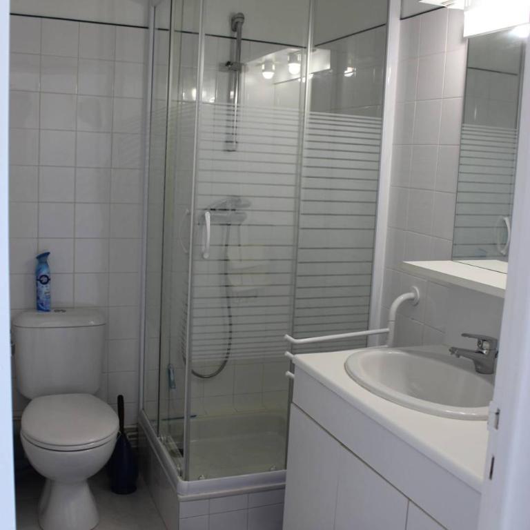 Lumineux T2 proche plage, commerces dans résidence avec ascenseur-5FL87 - Appartamento con Vista Mare - 13