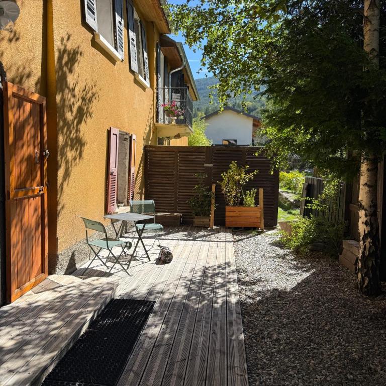 T2 avec jardin Jausiers - Apartamento de 1 dormitorio - 2