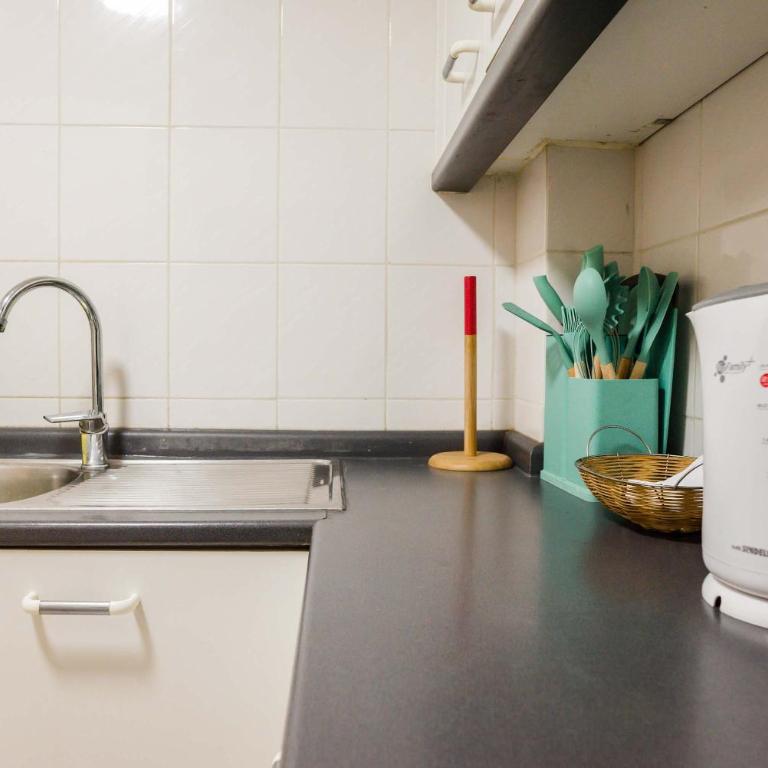 1BR in Las Condes Pool Access Near MUT - Apartment - 20