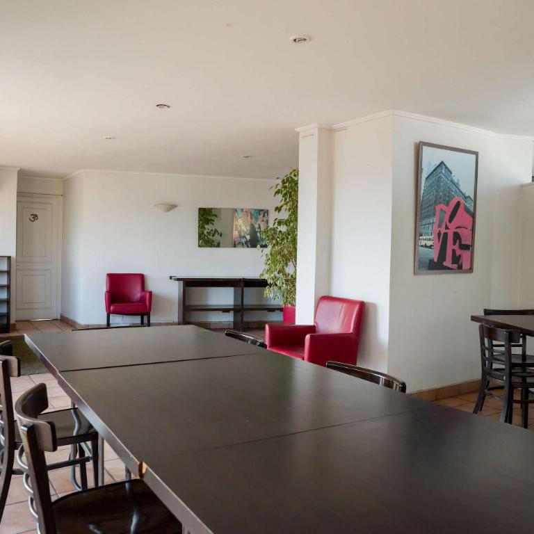 1BR in Las Condes Pool Access Near MUT - Apartment - 33