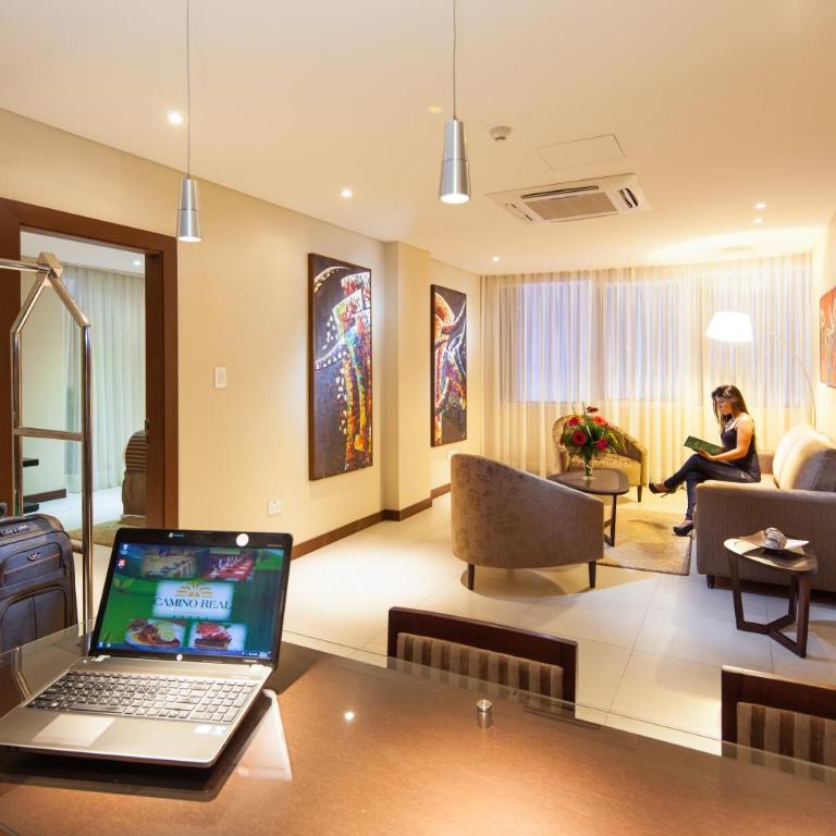 Hotel Camino Real - Suite con balcón - 4