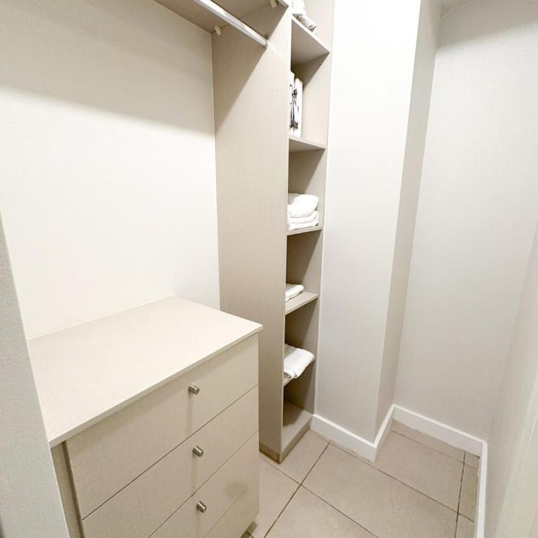 Ubicación ideal en plaza Egaña - Two-Bedroom Apartment - 5