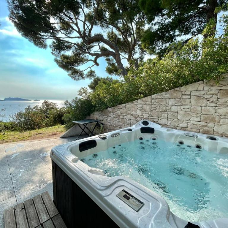 Villa Kennedy Corniche Vue exceptionnelle Jacuzzi Parking privé RoucasBlanc - Villa mit 2 Schlafzimmern - 5
