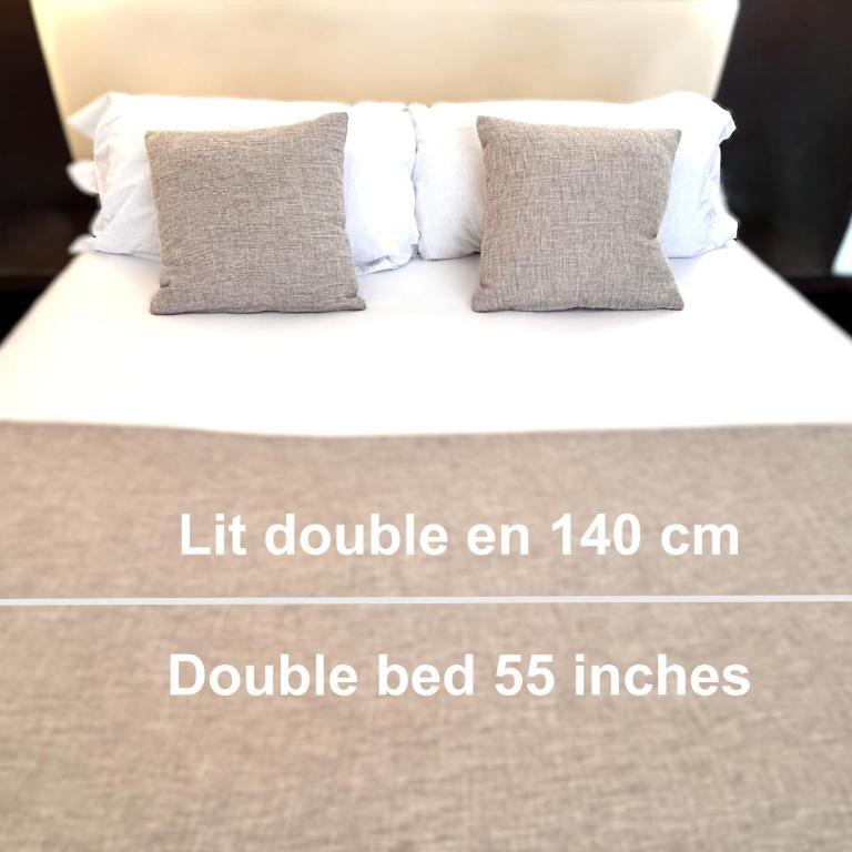 Hôtel La Pinède - Petite Chambre Double Standard (13 m²) - Côté Montagne - 12