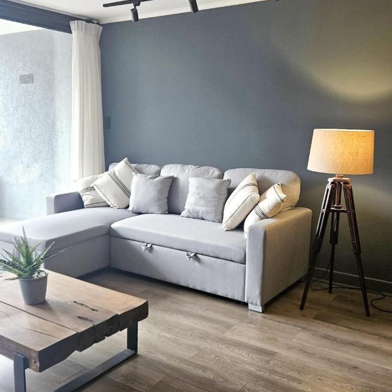 Descanso en el corazón de El Golf - Two-Bedroom Apartment - 9