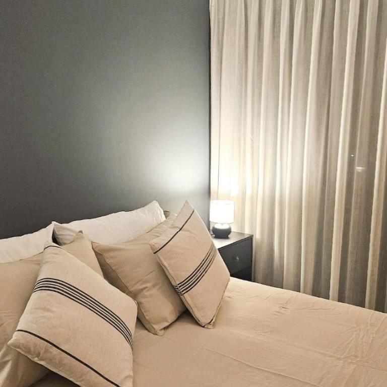 Descanso en el corazón de El Golf - Two-Bedroom Apartment - 24
