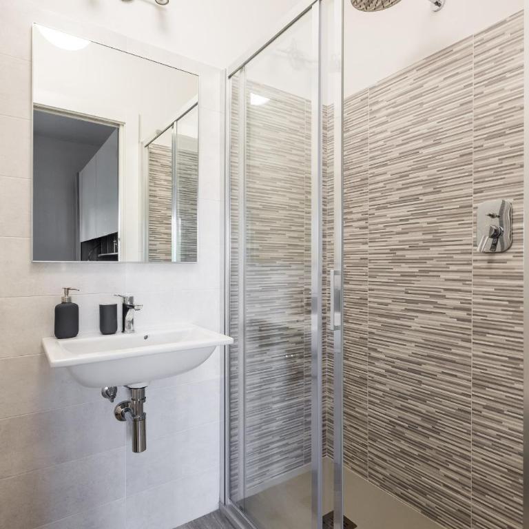 Bologna Accommodation -Fiera Hospital aperto 24H - Casa con 2 Camere da Letto - 24