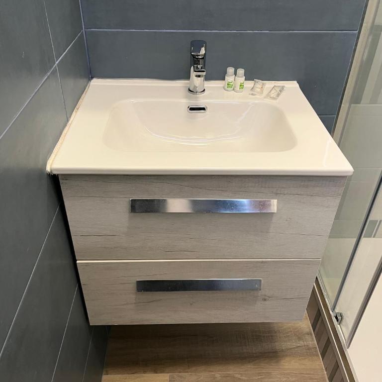 Cerreto Suite Housing - Chambre Deluxe - 8