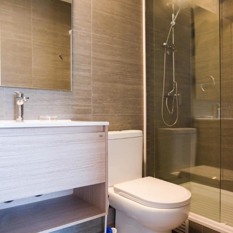 Chic Retreat perfect for five Guests - Apartamento - 22