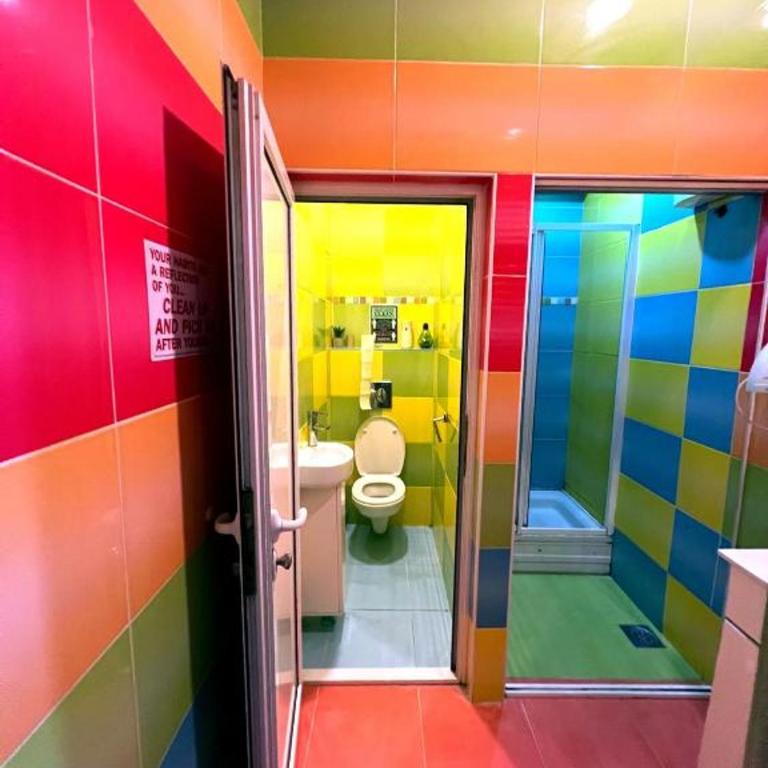 Pop Art Apartment - One-Bedroom Apartment - 2