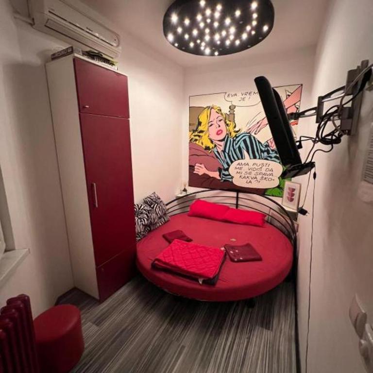 Pop Art Apartment - One-Bedroom Apartment - 14