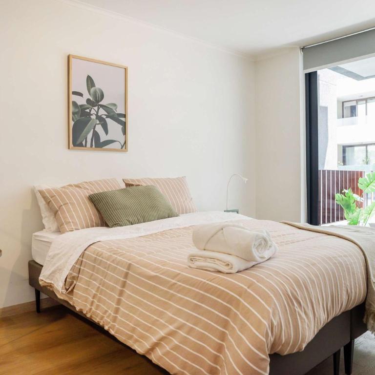 Elegant 1BR Retreat for 3 in Vibrant Las Condes - Apartment - 2