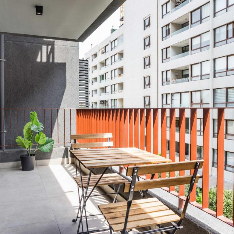 Elegant 1BR Retreat for 3 in Vibrant Las Condes - Apartment - 3