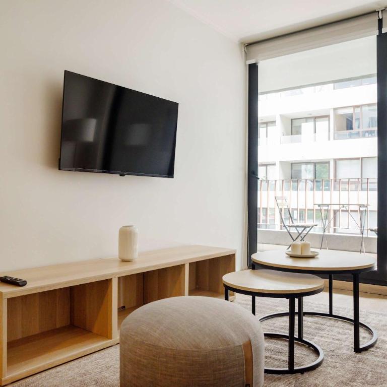 Elegant 1BR Retreat for 3 in Vibrant Las Condes - Apartment - 7