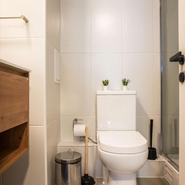 Elegant 1BR Retreat for 3 in Vibrant Las Condes - Apartment - 22