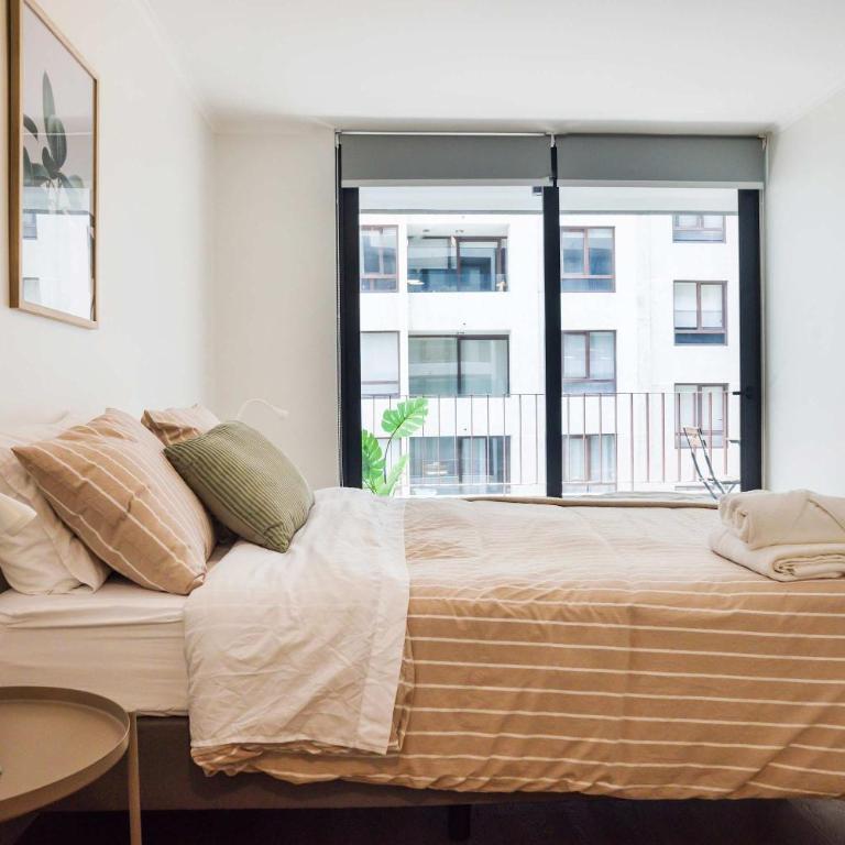 Elegant 1BR Retreat for 3 in Vibrant Las Condes - Apartment - 11