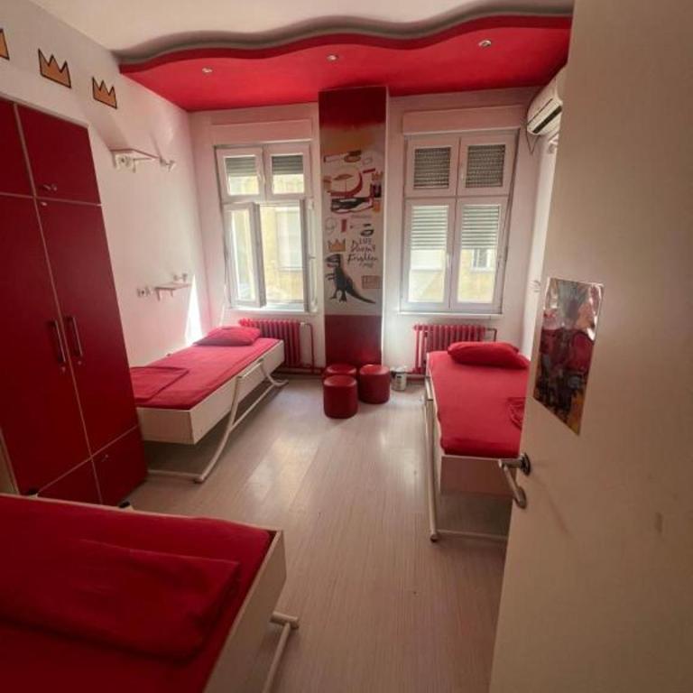 Pop Art Apartment - One-Bedroom Apartment - 10