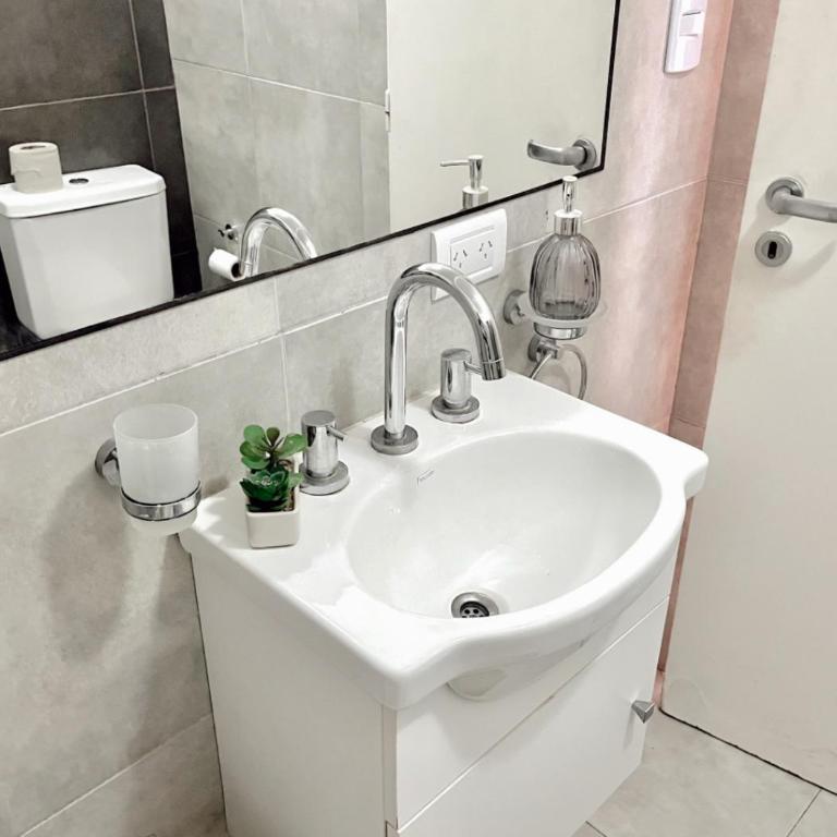 Güemes en el centro de Bahía - Cochera techada Amenities - Apartamento de 1 dormitorio con balcón - 14