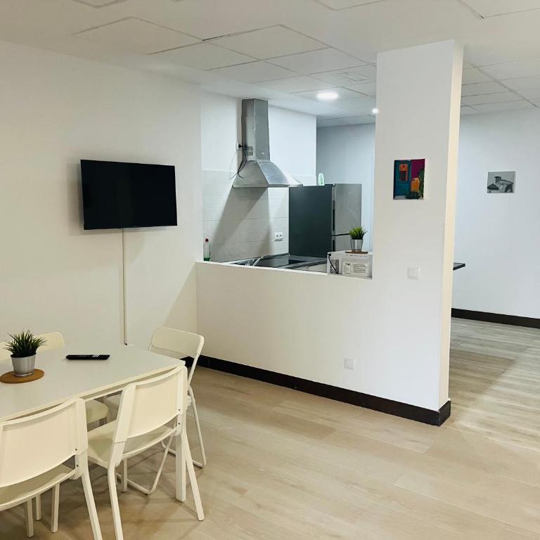 LUMINOSOS APARTAMENTOS POZUELO a 8 MINUTOS DE PALACIO REAL - Apartamento Deluxe de 2 dormitorios con balcón - 3