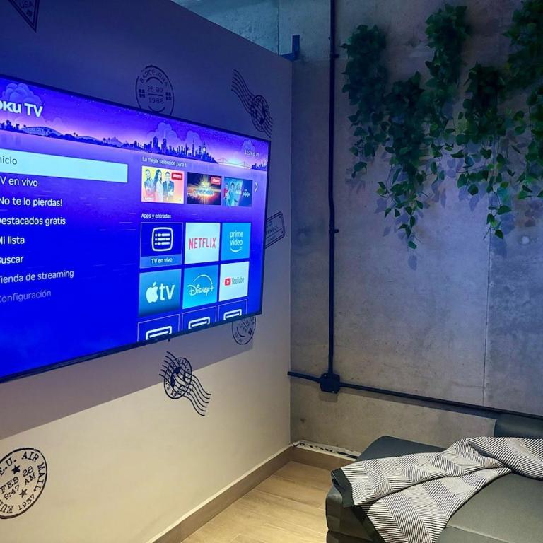 Travel VIP Lounge Themed Stay with Private Parking - One-Bedroom Apartment - 19