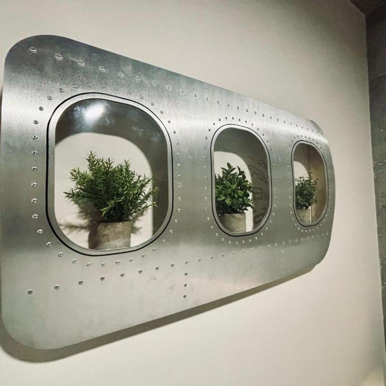 Travel VIP Lounge Themed Stay with Private Parking - One-Bedroom Apartment - 22