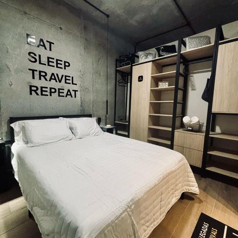 Travel VIP Lounge Themed Stay with Private Parking - One-Bedroom Apartment - 25