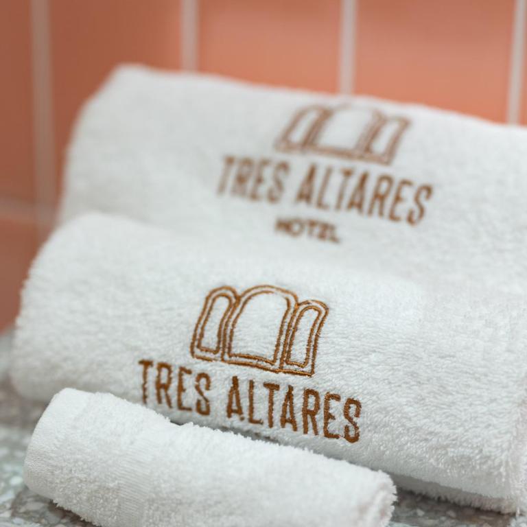 Hotel Tres Altares Sabaneta - Habitación Doble Deluxe con balcón - 11