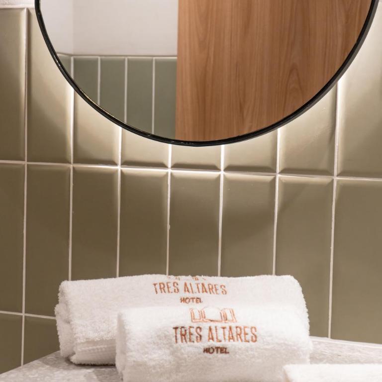 Hotel Tres Altares Sabaneta - Habitación Doble Deluxe con balcón - 13