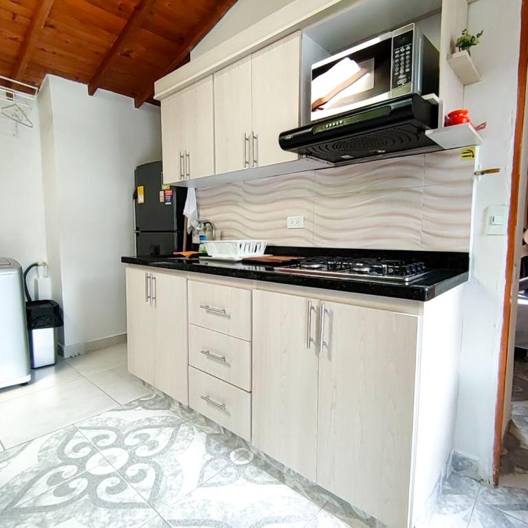 Acogedor apartamento cerca al tranvía 301 - Two-Bedroom Apartment - 18