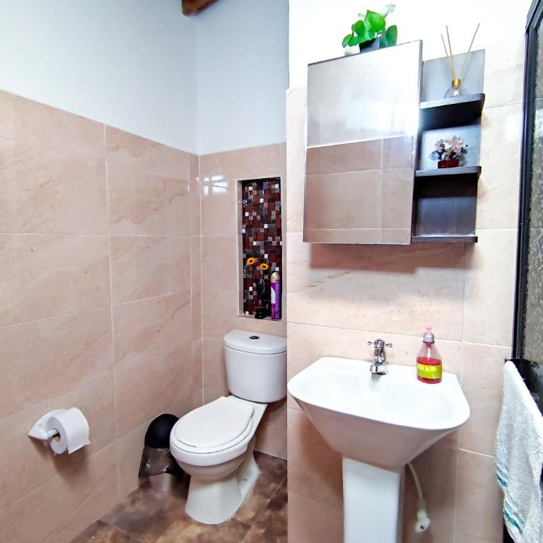 Acogedor apartamento cerca al tranvía 301 - Two-Bedroom Apartment - 27
